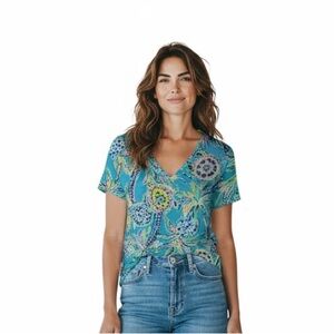 NWT’s Lily Pulitzer Etta V neck Turtle print short sleeve shirt